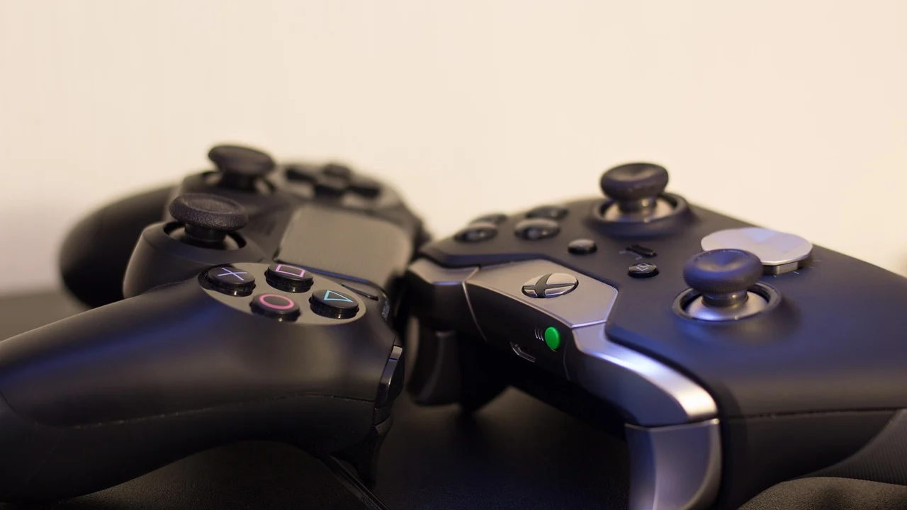 Ventes de consoles : Xbox chute de 33 %, PS5 de 25 % aux USA